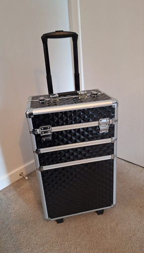 Make up trolley case - in,